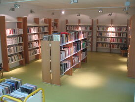 Vue intérieure de la médiathèque